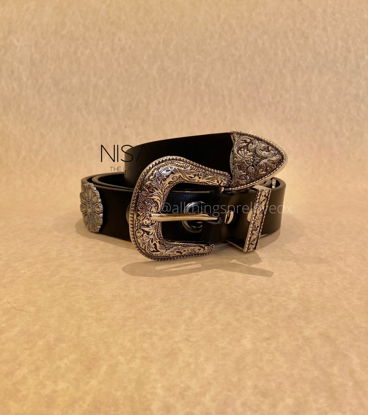 Vintage metal buckle all over floral metal eyelet basic belt