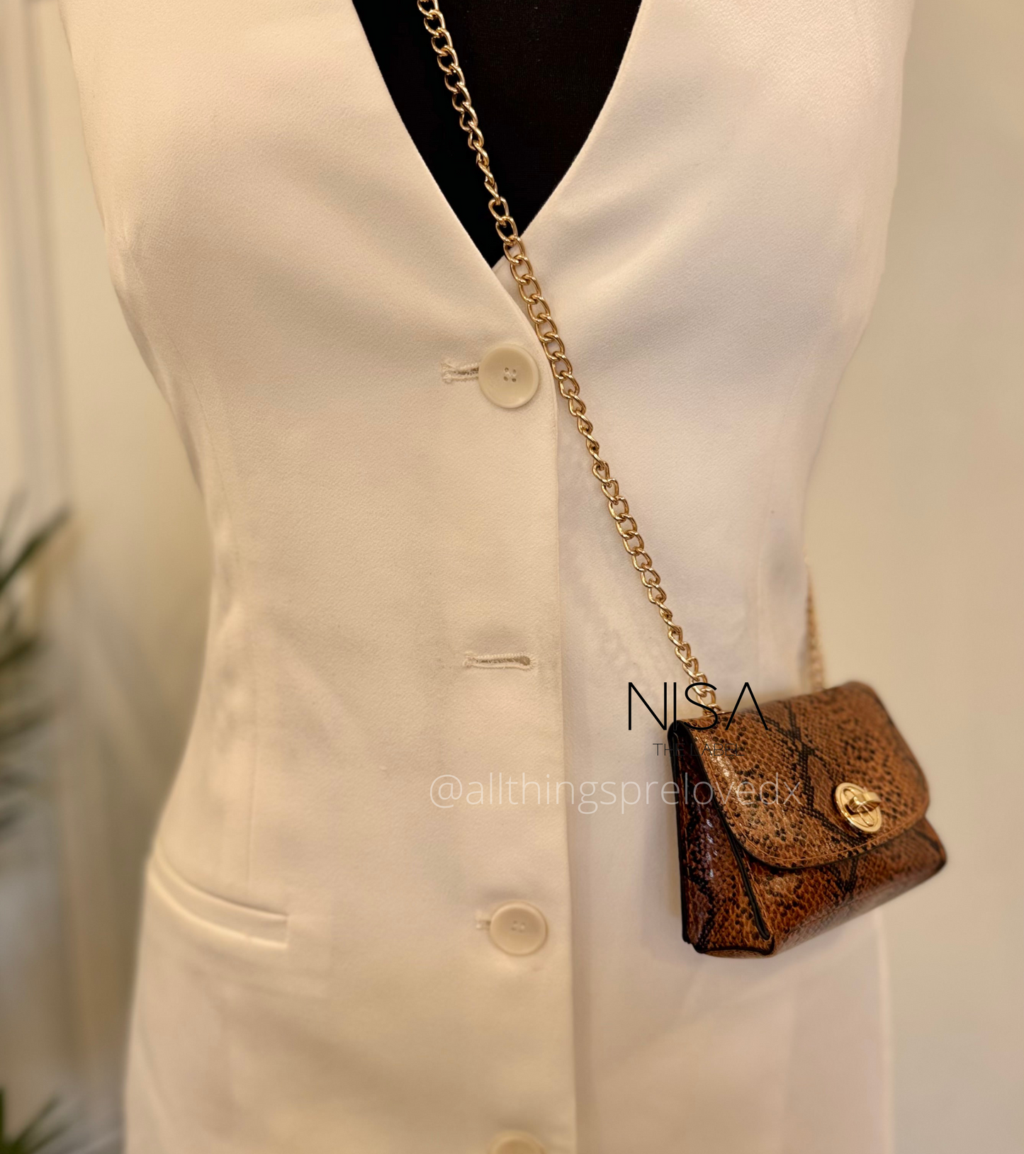 Sling micro bag with metal chain