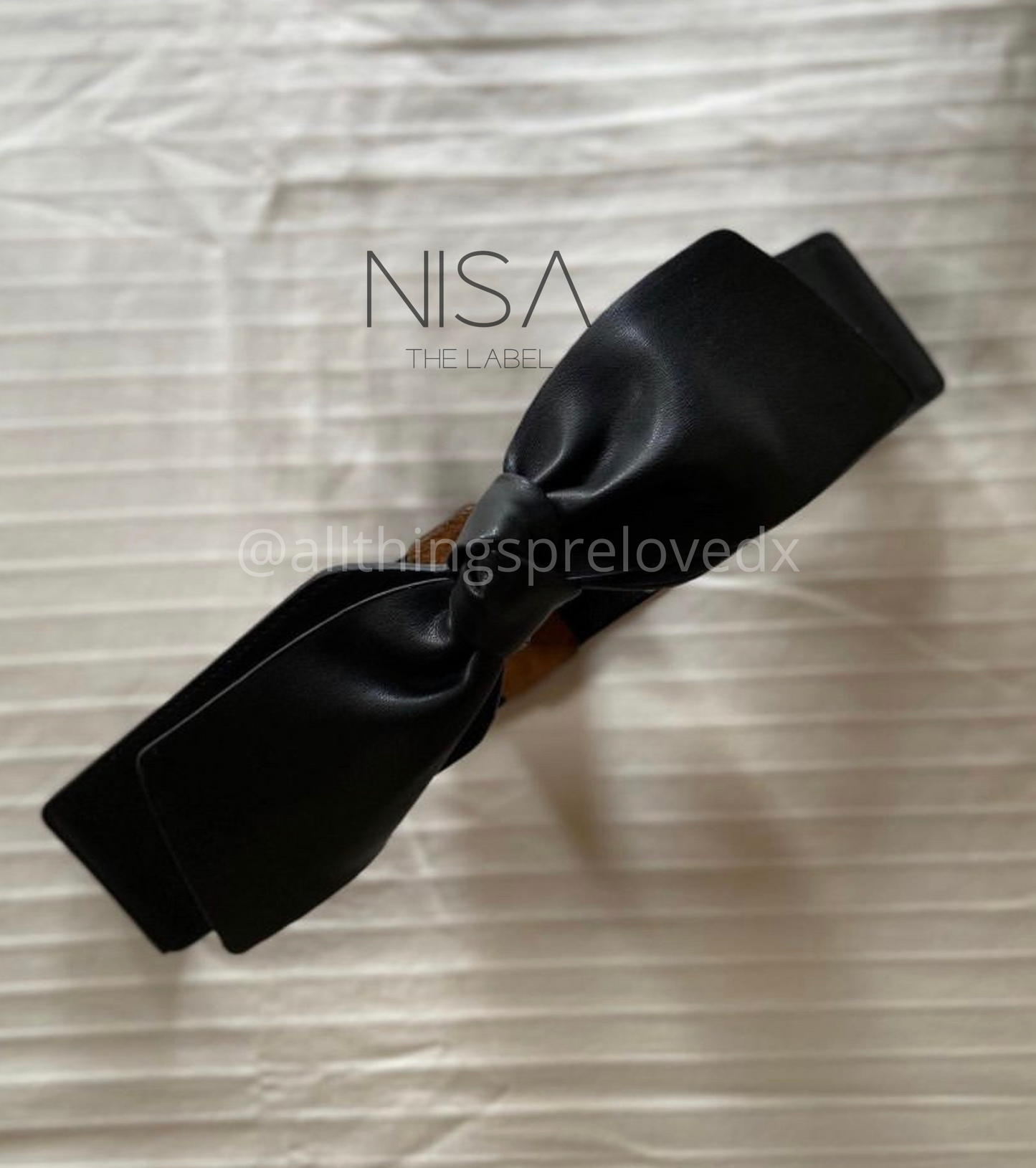Bow front waist cinchet belt
