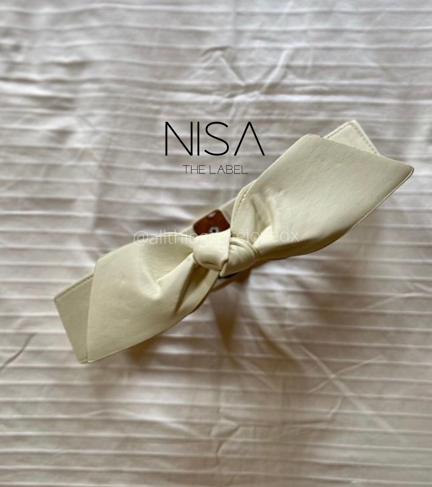 Bow front waist cinchet belt