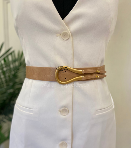 Horseshoe matte metal buckle opulent textured belt