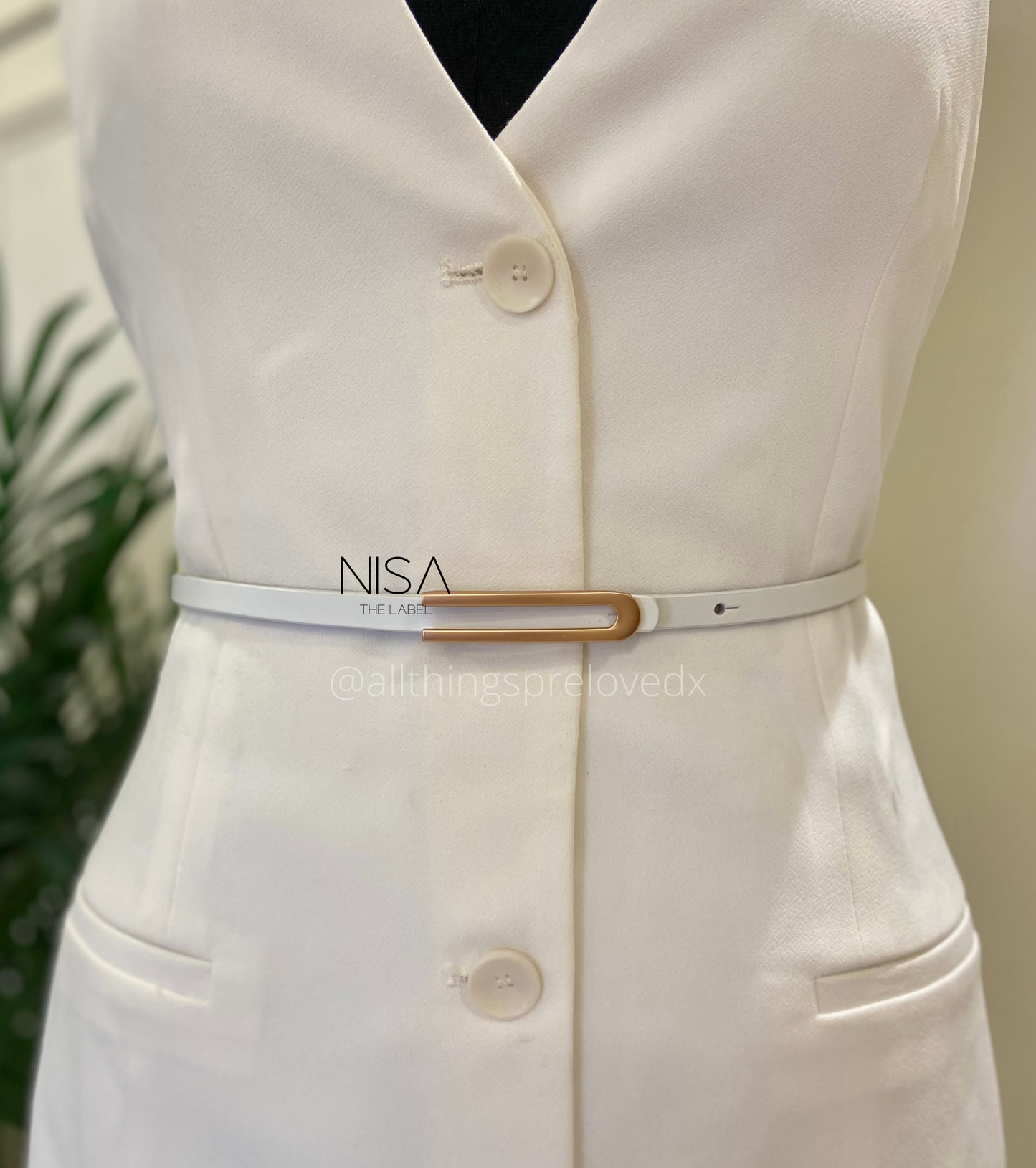 Sleek elongated U matte metal buckle thin knot belt