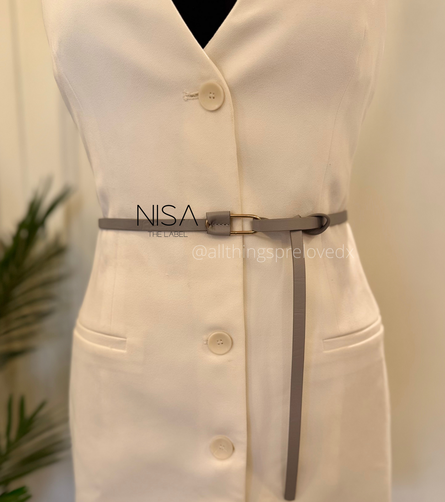 Elongated oval buckle metal thin knot belt
