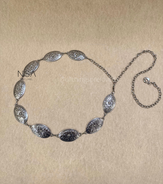 Oval floral detailed metal chain belt
