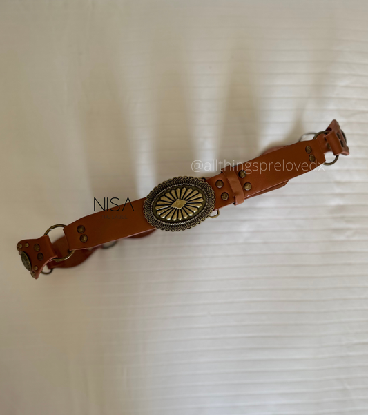 Vintage cutwork oval metal detailed buckle rear disc like waist belt