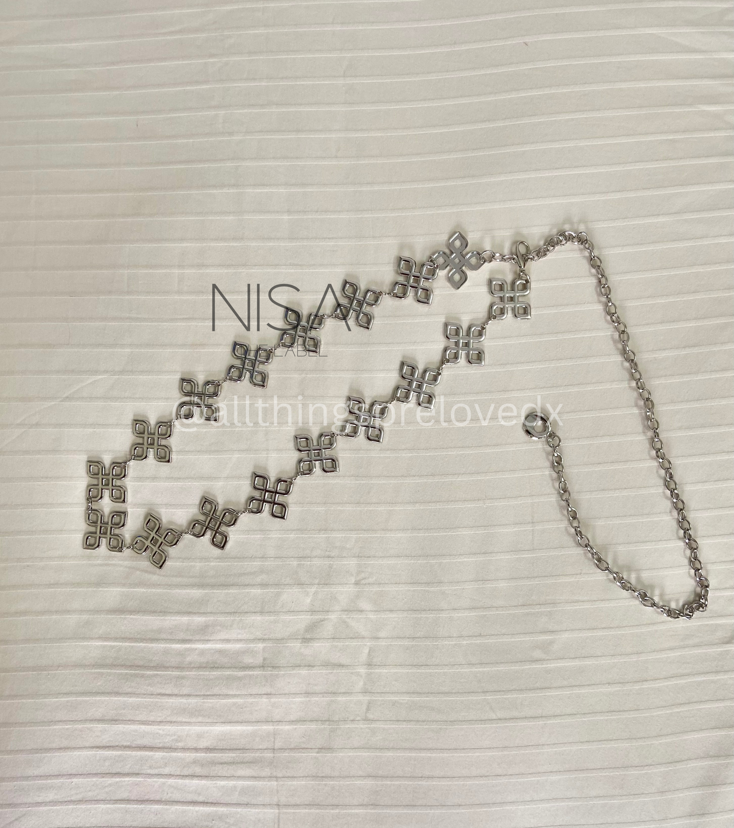 Asterisk chain waist belt