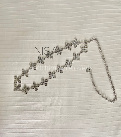 Asterisk chain waist belt