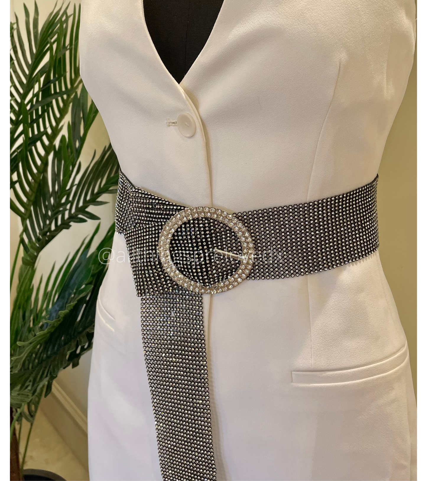 All over rhinestone round buckle belt